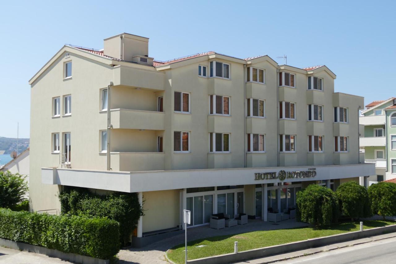Hotel Rotondo Seget Donji Bagian luar foto