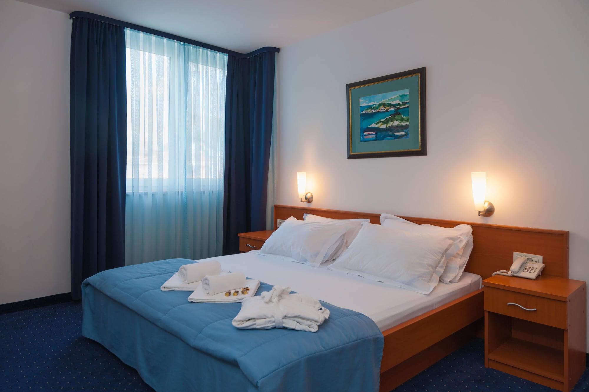 Hotel Rotondo Seget Donji Bagian luar foto