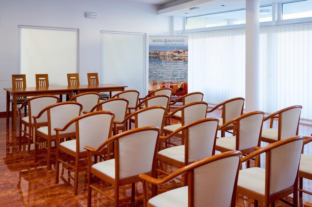 Hotel Rotondo Seget Donji Bagian luar foto