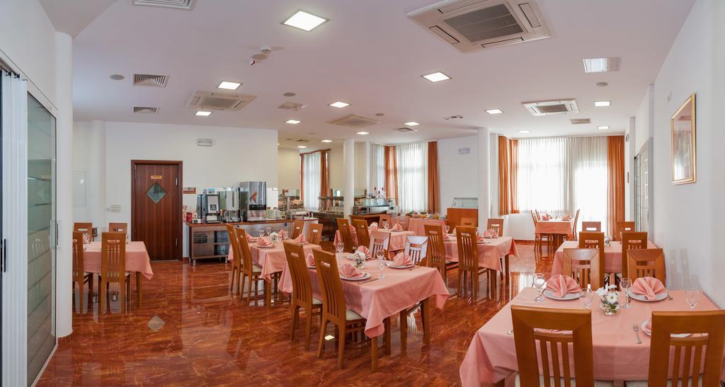 Hotel Rotondo Seget Donji Bagian luar foto