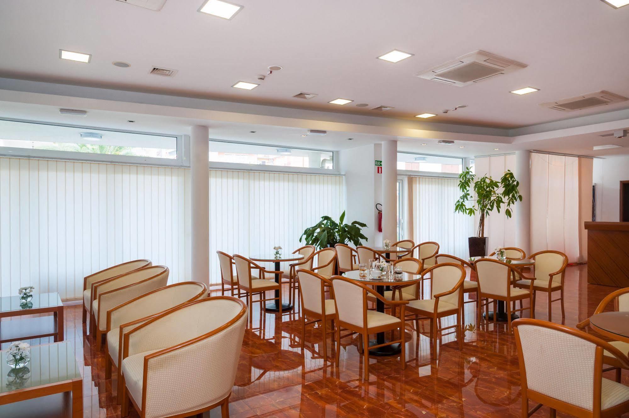 Hotel Rotondo Seget Donji Bagian luar foto